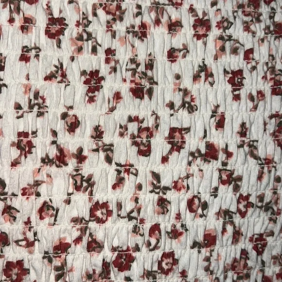 Hollister Floral Tee - Picture 4 of 4